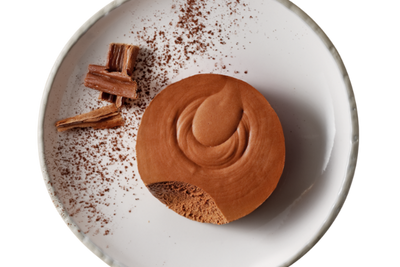 Mousse dunkel von Hofmanns Shop: Schokoladenmousse-Torte mit Kakao und Raspeln, belgische Schokolade.