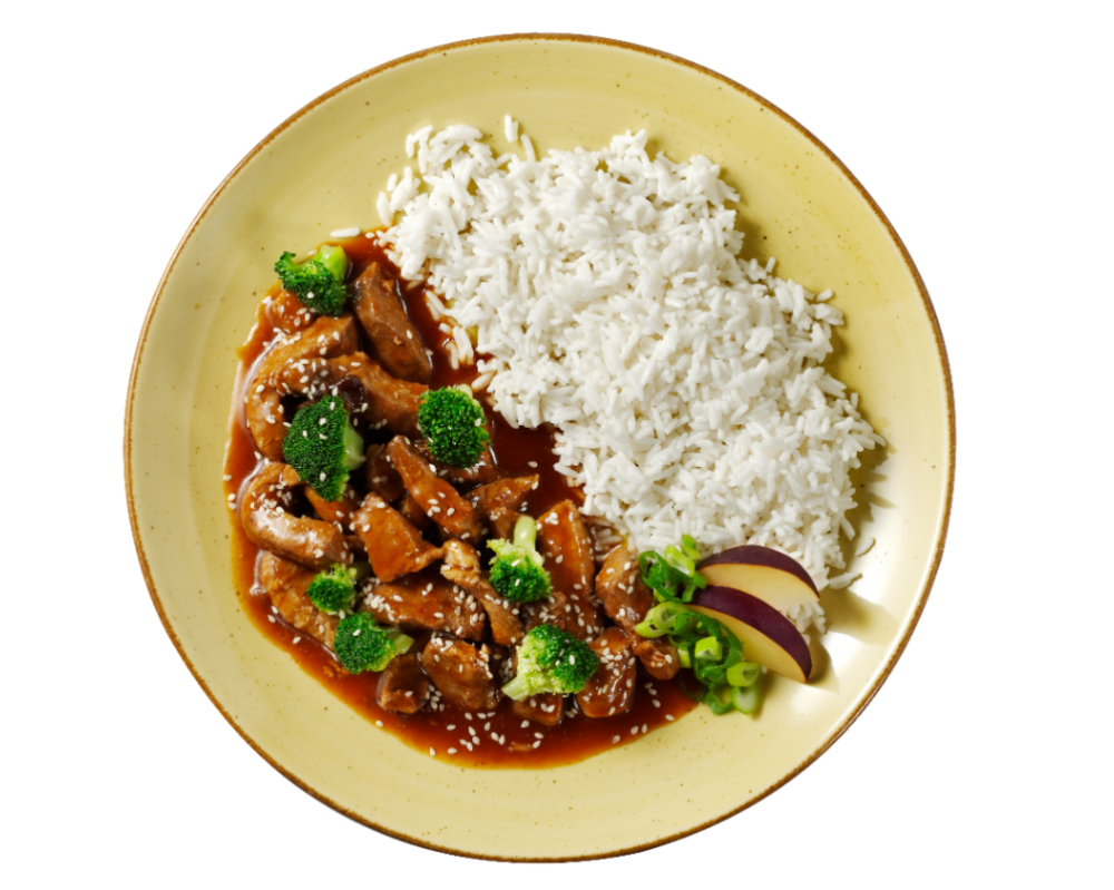 Basmati-Reis mit Hofmanns Shop Schweinegeschnetzeltes "Asia Style", Brokkoli und Frühlingszwiebeln.