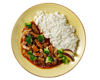 Basmati-Reis mit Hofmanns Shop Schweinegeschnetzeltes "Asia Style", Brokkoli und Frühlingszwiebeln.