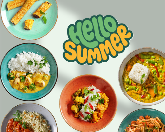 HOFMANNs Hello Summer Box mit buntem Sommergeschirr auf hellem Hintergrund.