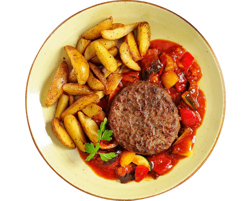 Teller mit HOFMANNs Rinderhacksteak „Mediterrano“, Kartoffelspalten, geschmortem Gemüse und Grillsauce.